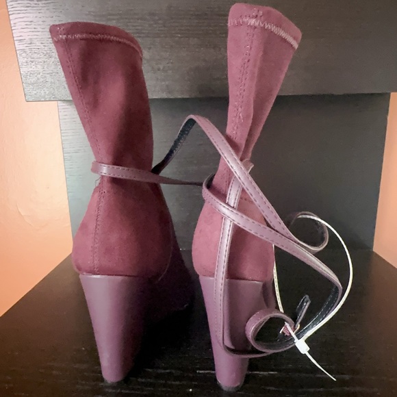 GUESS Burgundy Purple Mixed Media Buckled Strap Acora Point Toe Wedge dress Boot - Picture 6 of 13